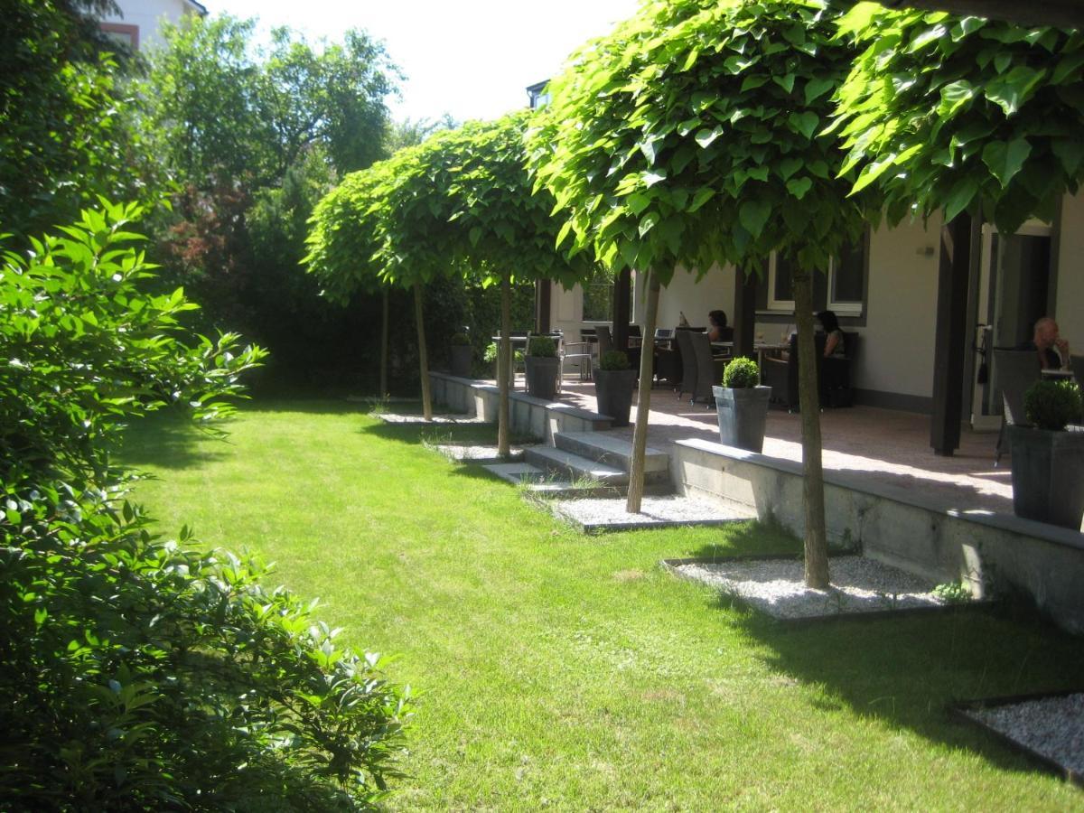Die Villa Hotel *